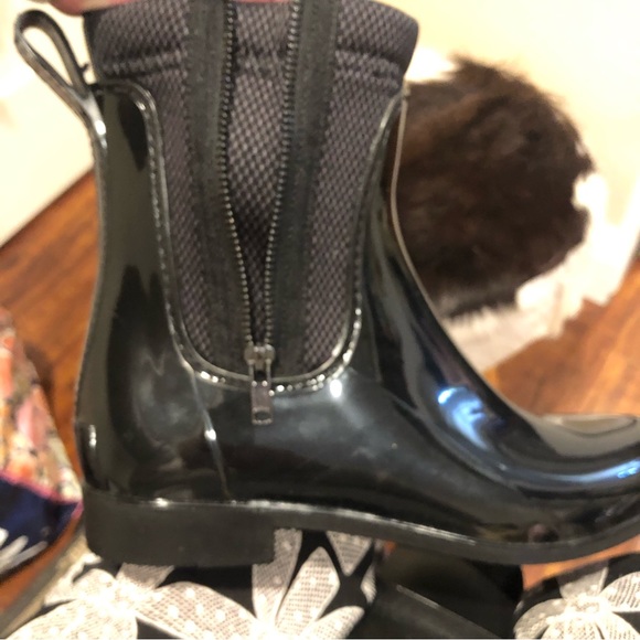 NINE WEST Cooper patent leather ( faux) rain booties. Adorable on. size 10 NWOT - Picture 8 of 9